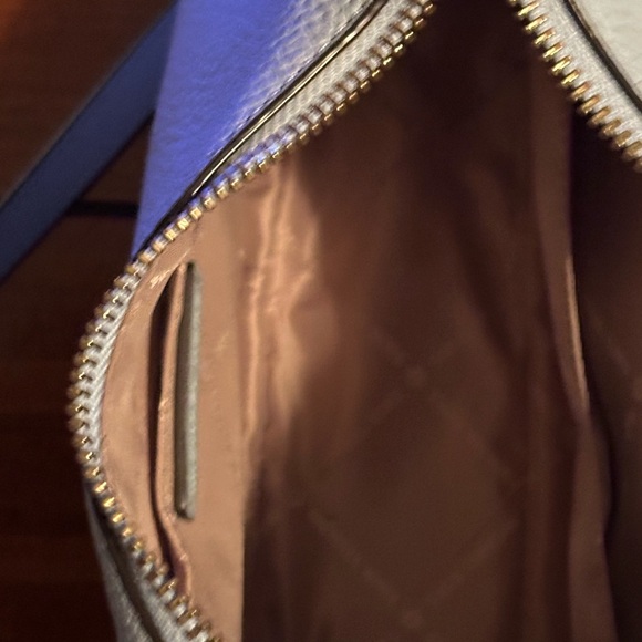 Michael Kors Light Blue Shoulder Bag with Gold Chain and matching Wallet - Picture 5 of 8